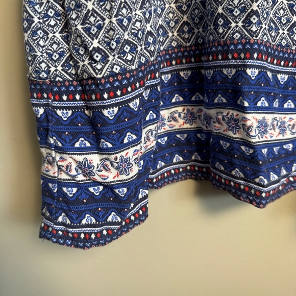 Old Navy Women's Aztec Print Short Sleeve Lace-Up-Yoke V-Neck Tunic Top Blue XL - Picture 5 of 13